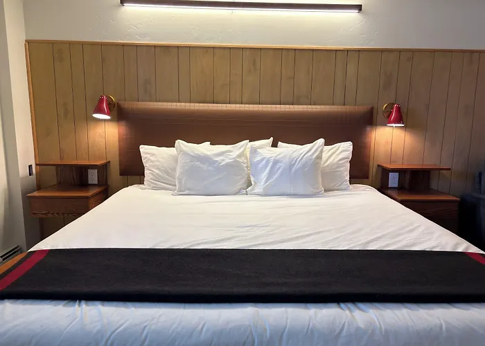 Yodeler Motel