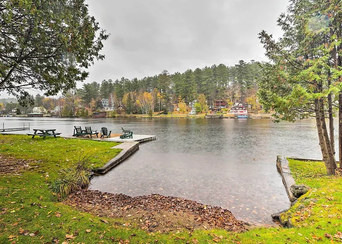 'Skylight' Adirondack Cabin W/ On-Site Lake