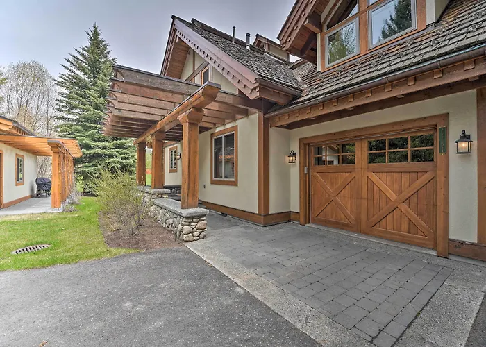 Serene Sun Valley Home W/ Hot Tub & Mtn Views