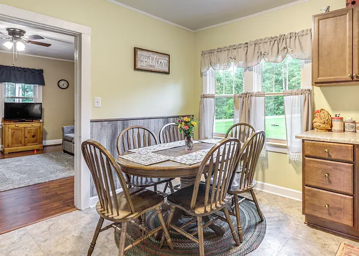 'Grandma'S Farm House' On 125 Acres W/ Fire Pit!