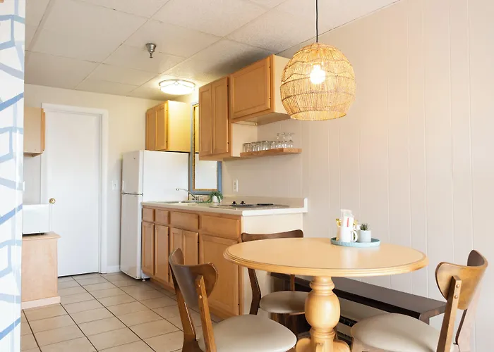 Kebek 3 Oceanside Motel