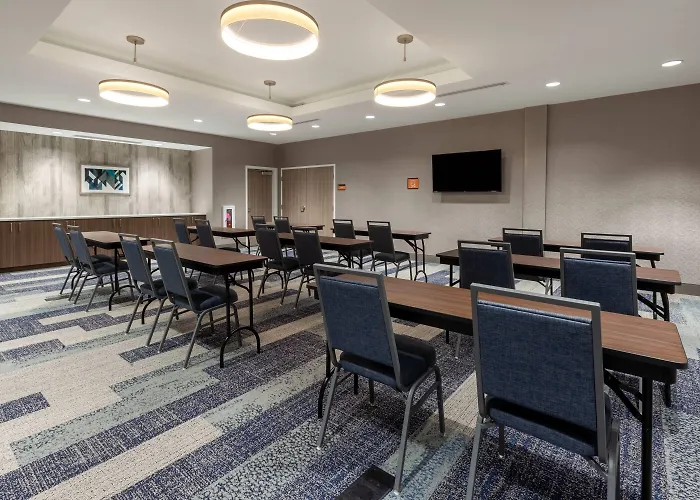 Howard Johnson Hotel - Middletown