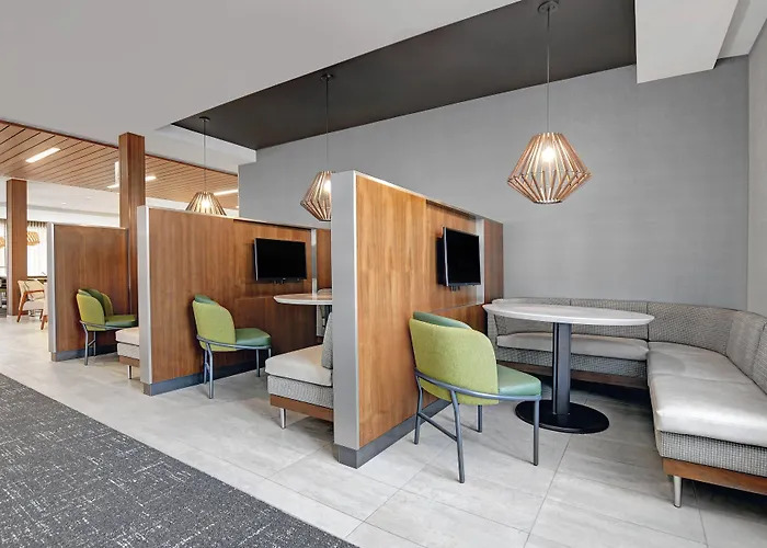 Courtyard By Marriott Manhattan Aggieville