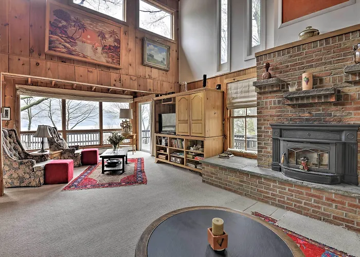 Skaneateles Lake Home: Water Views & Private Beach