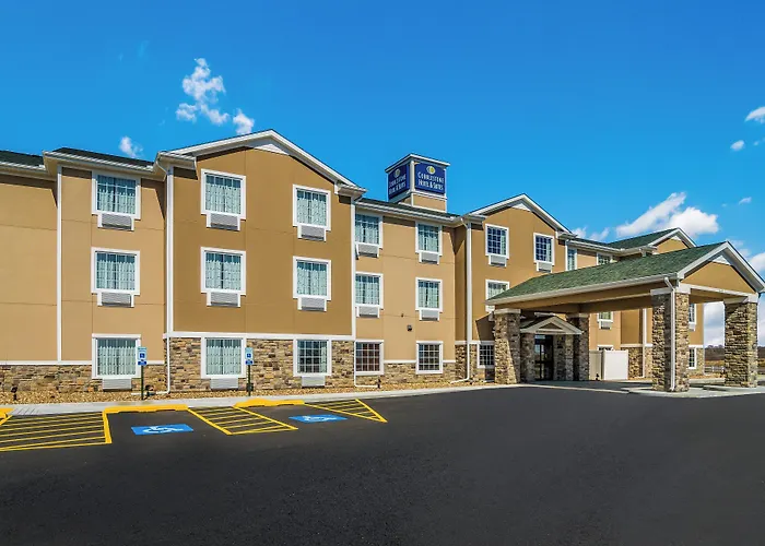 Cobblestone Hotel & Suites - Newport