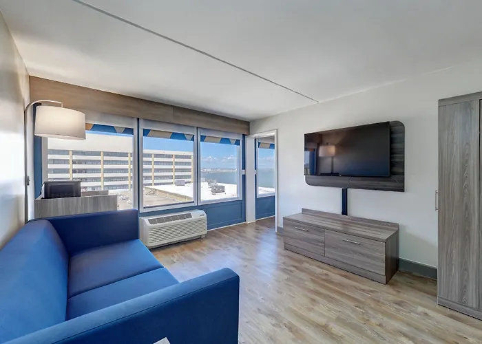 Holiday Inn Express Corpus Christi - Beachfront By Ihg