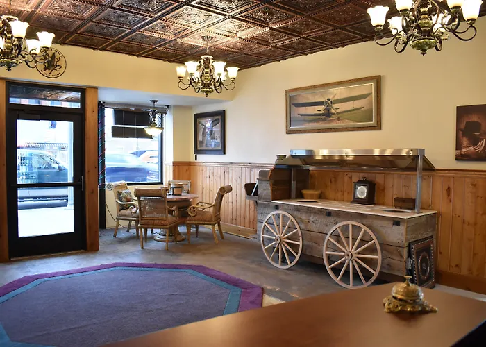Silver Horseshoe Inn