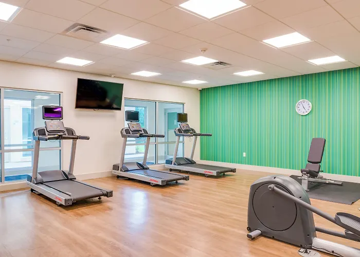 Holiday Inn Express & Suites Russellville By Ihg