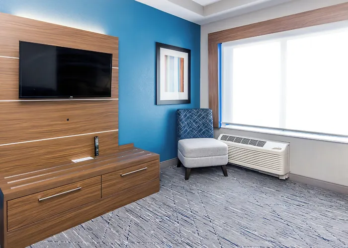 Holiday Inn Express & Suites Downtown Louisville By Ihg