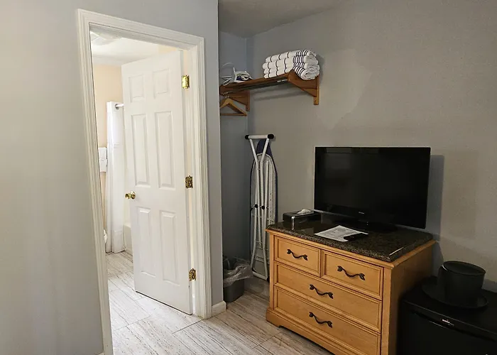 Captain'S Inn And Suites