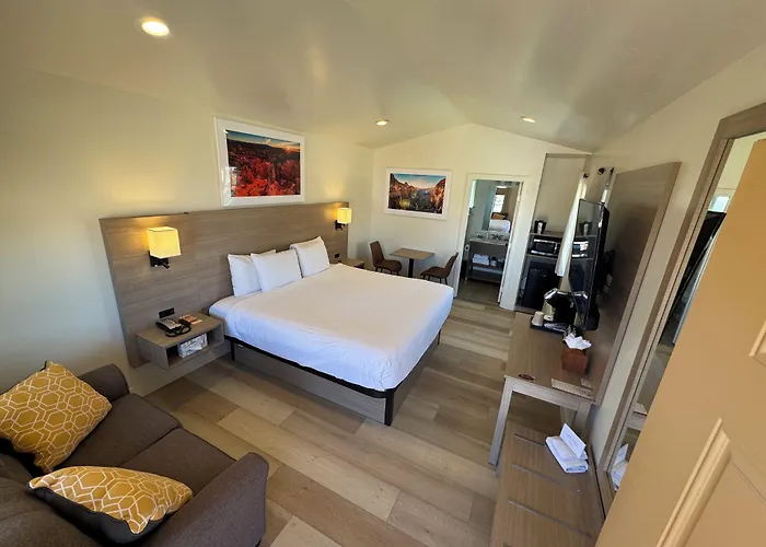 Mountain Ridge Cabins & Lodging Between Bryce And Zion National Park