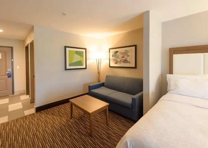 Holiday Inn Express & Suites Jamestown By Ihg