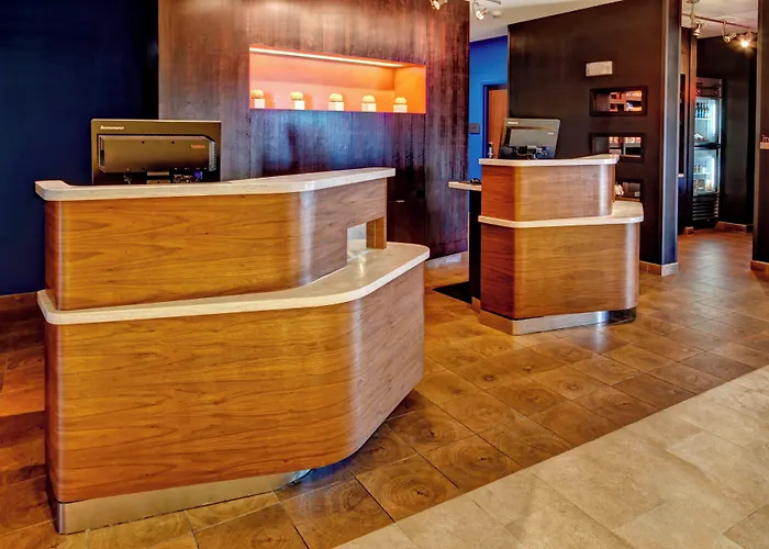 Courtyard By Marriott San Marcos