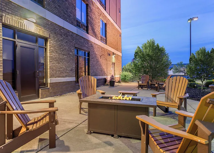 Holiday Inn Express & Suites Columbus/Edinburgh