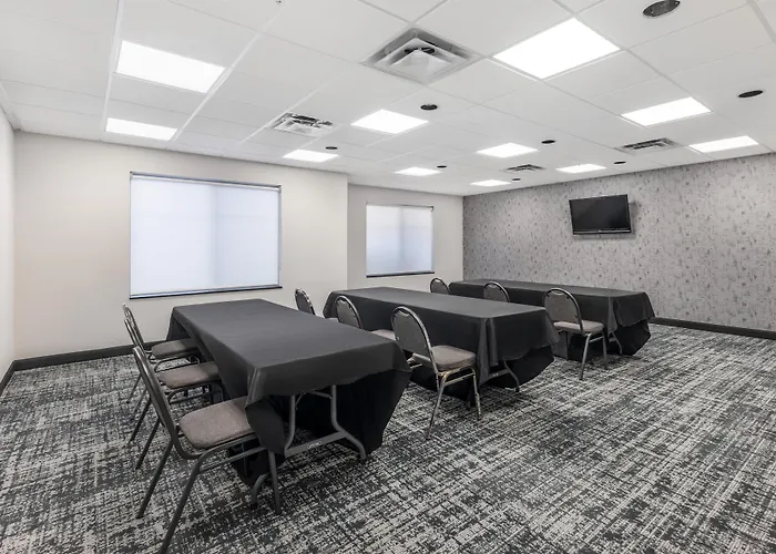 Best Western Plus Airport Inn&Suites