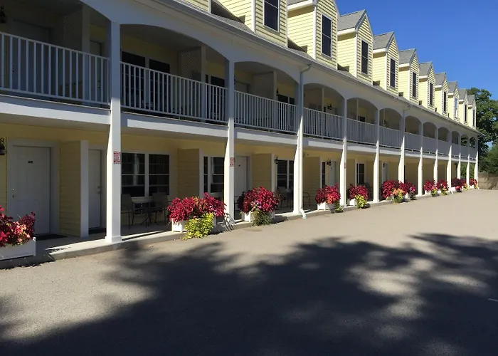 Admiral'S Inn Resort