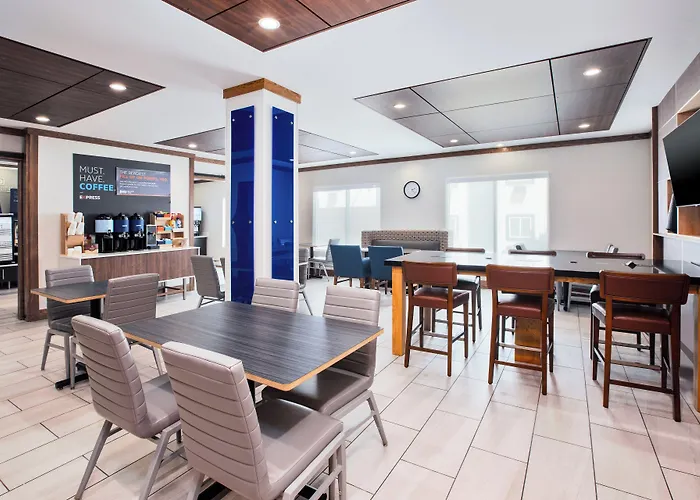 Holiday Inn Express & Suites Buffalo By Ihg