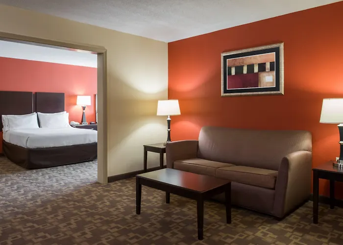 Holiday Inn Express & Suites Lexington Downtown Area-Keeneland By Ihg
