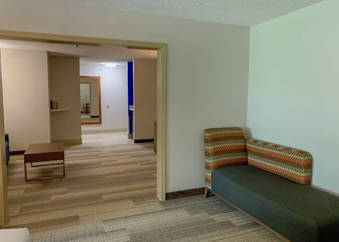Holiday Inn Express & Suites Lexington Downtown Area-Keeneland By Ihg