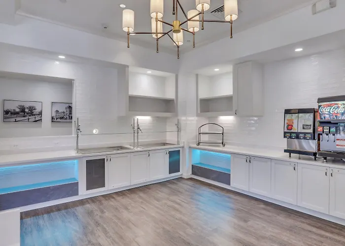 Staybridge Suites Savannah Historic District By Ihg