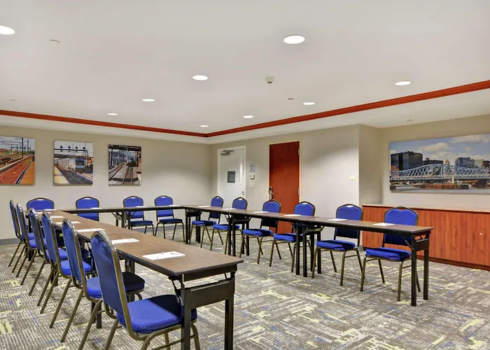 Hampton Inn&Suites Newark-Harrison-Riverwalk