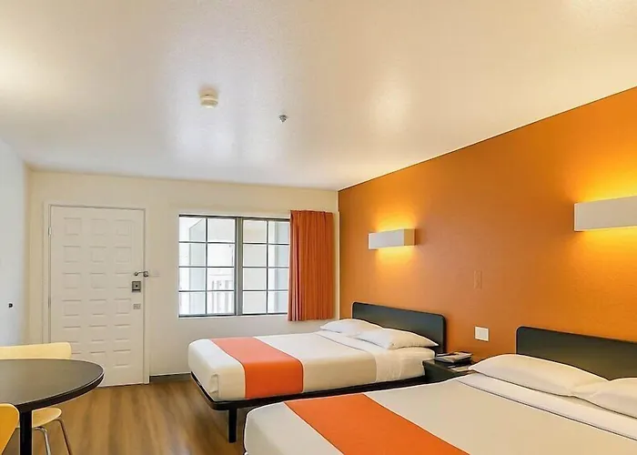 Motel 6-Carlsbad, Ca Beach