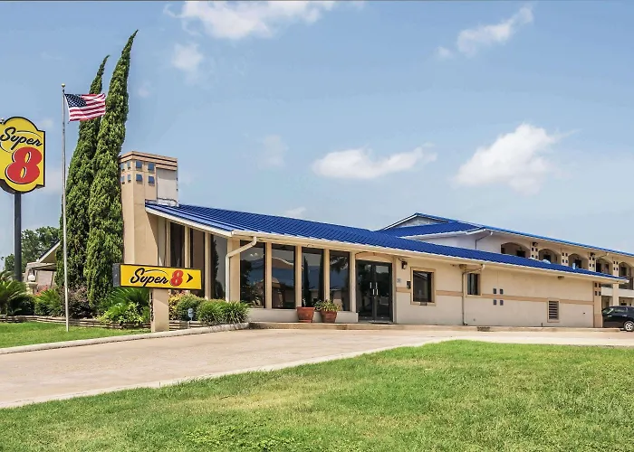Super 8 By Wyndham San Marcos
