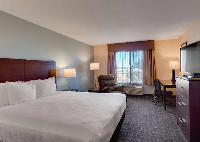 Best Western Plus Gateway Inn & Suites - Aurora