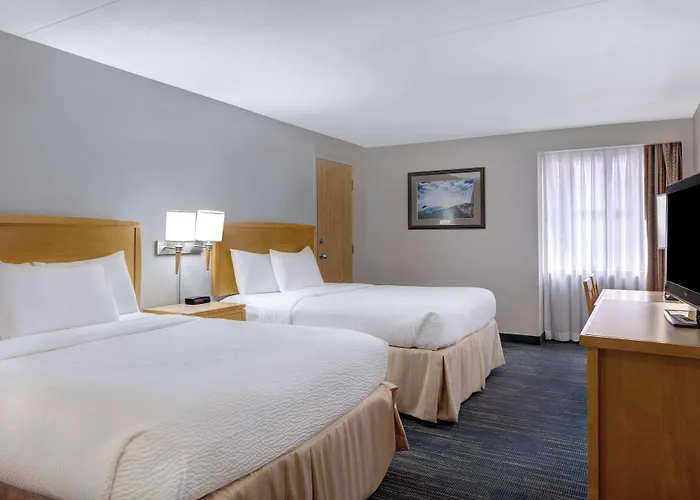 Days Inn By Wyndham Niagara Falls Near The Falls