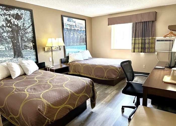 Super 8 By Wyndham Latham - Albany Airport