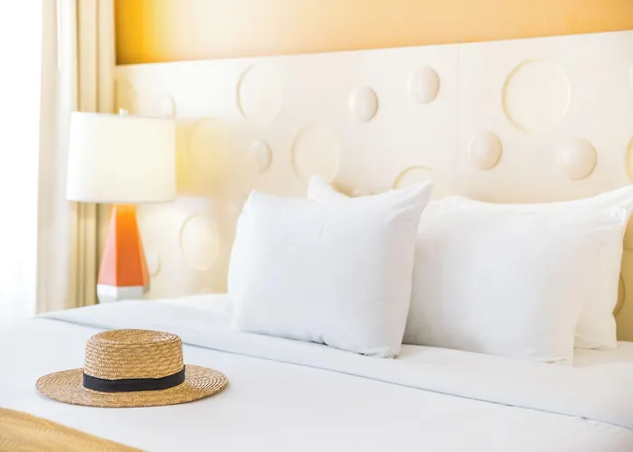 Coconut Waikiki Hotel