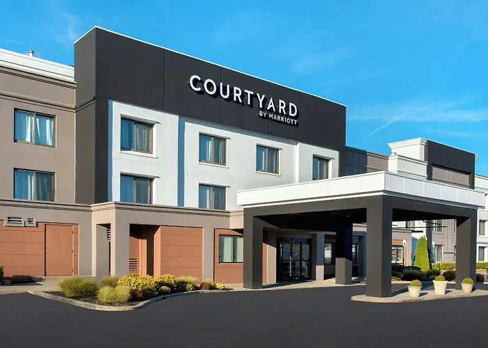 Courtyard Newburgh Stewart Airport