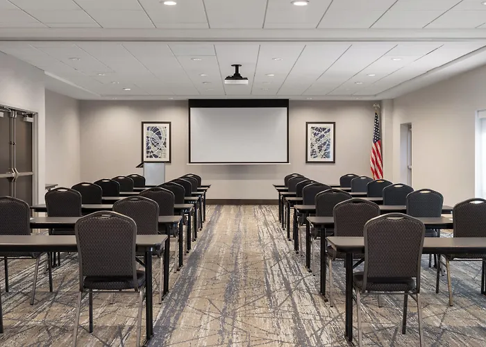 Holiday Inn Express & Suites - Tampa East - Ybor City By Ihg