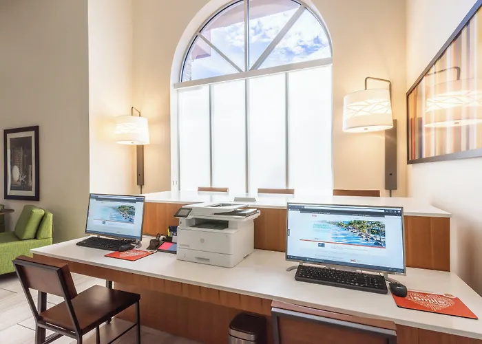 Holiday Inn Express Hotel & Suites Bradenton West By Ihg