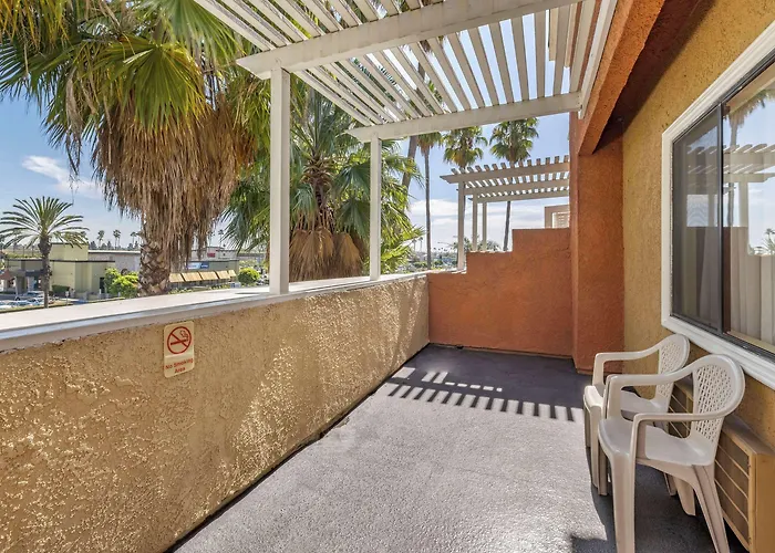 Comfort Inn & Suites Huntington Beach