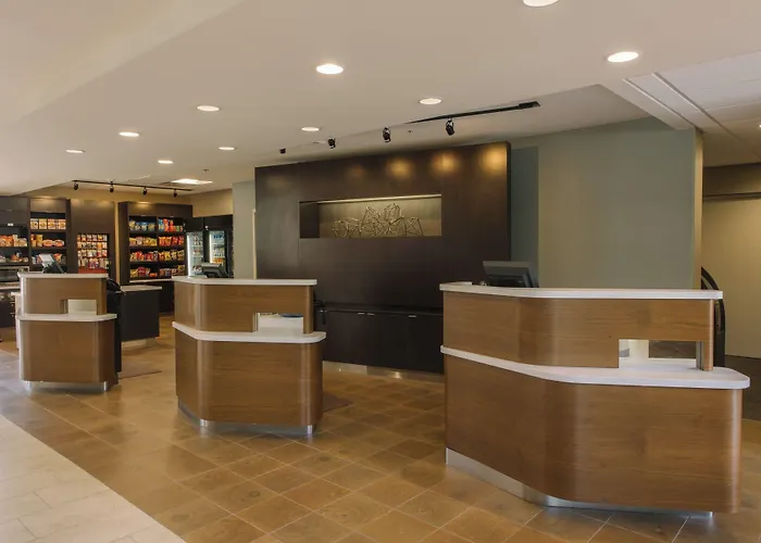 Courtyard By Marriott Nashua