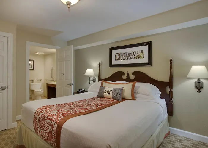 Bluegreen Vacations Patrick Henry Square, An Ascend Collection Resort
