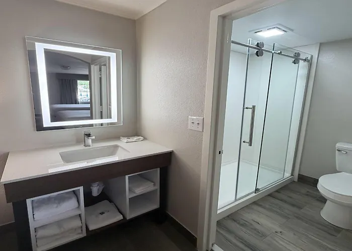 Baymont By Wyndham Newark/Wilmington
