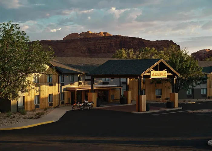 Slackline Moab, Outset Collection By Hilton