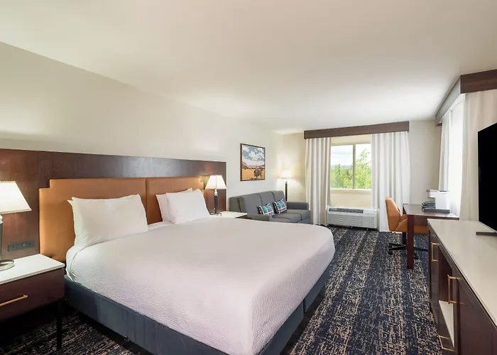Gray Wolf Inn & Suites