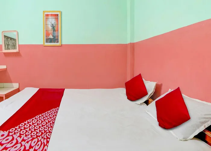 Oyo Flagship Sri Durga Lodge