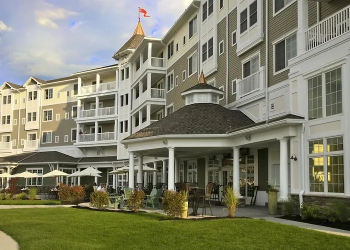 Watkins Glen Harbor Hotel