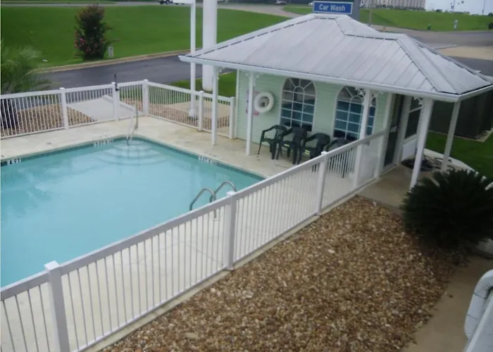 Key West Inn - Millbrook