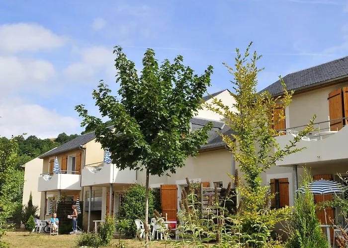 Résidence Le Village Goélia Saint-Geniez-dʼOlt