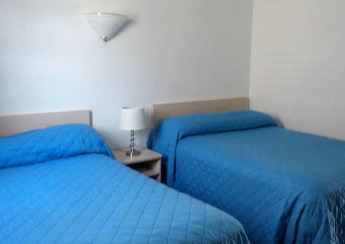 Golden Rail Motel