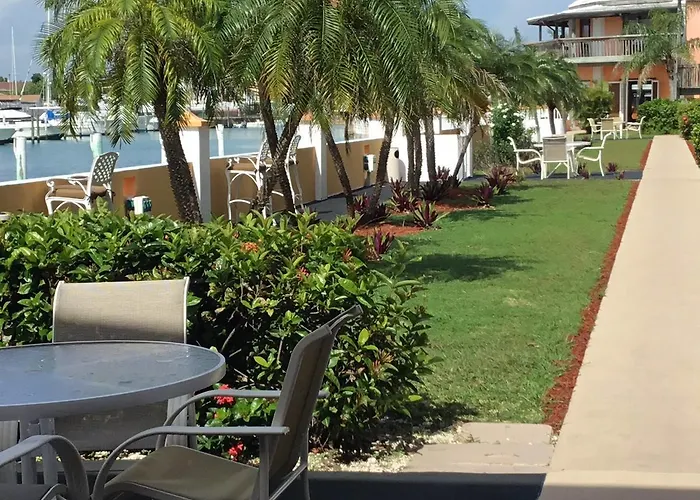 Running Mon Sunrise Resort & Marina Freeport