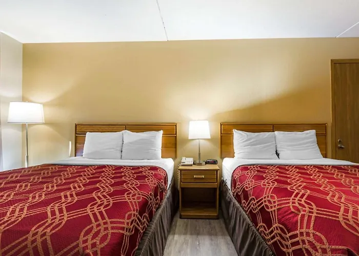 Econo Lodge Inn & Suites Branson Shepherd Of The Hills Expy