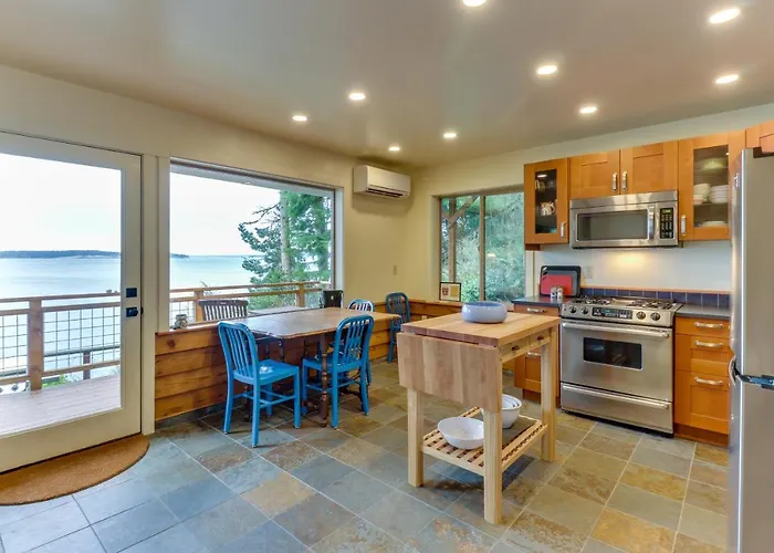 The Cabin At Oak Bay