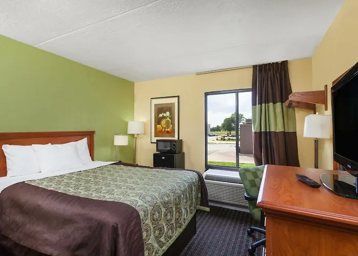 Days Inn By Wyndham Bowling Green
