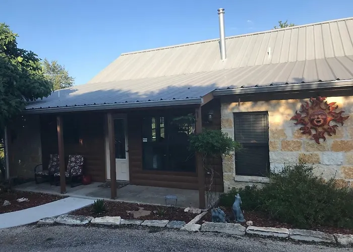 Walnut Canyon Cabins